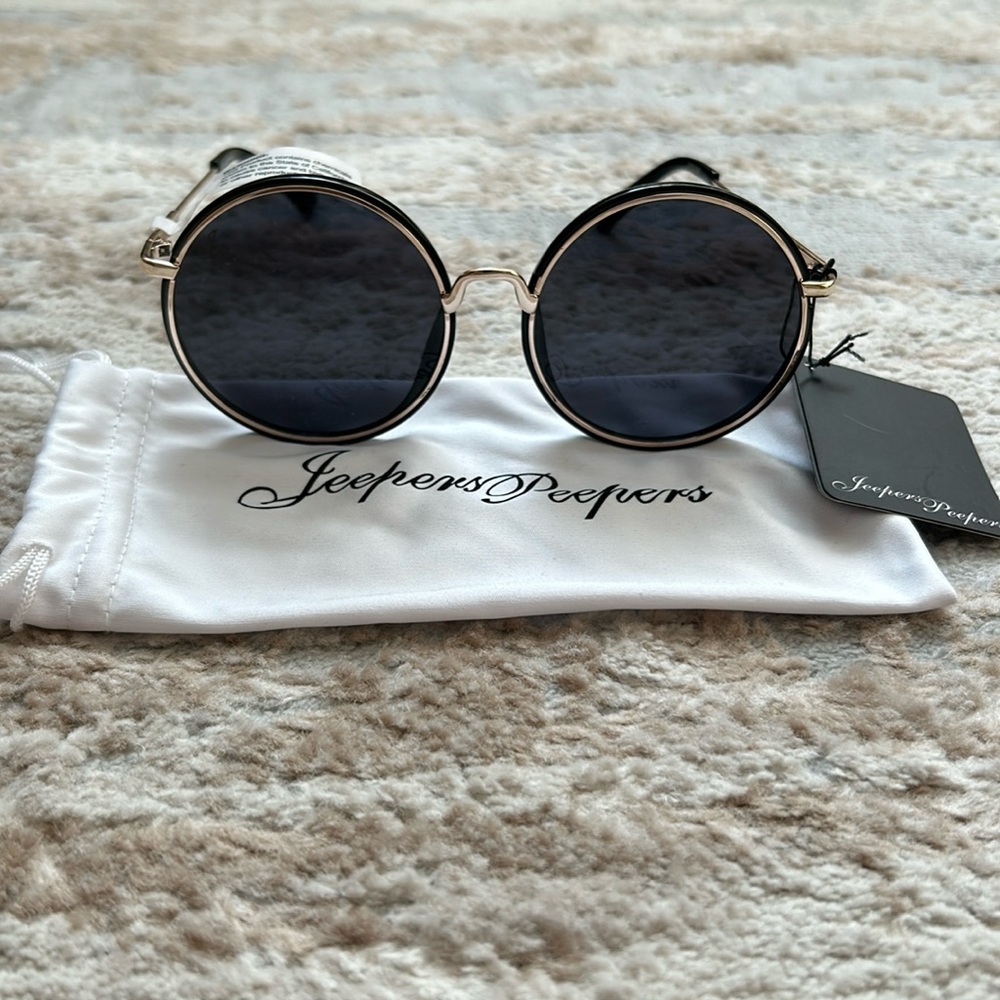 Jeepers Peepers Sunglasses - Brand new with tags and cleaning cloth soft pouch